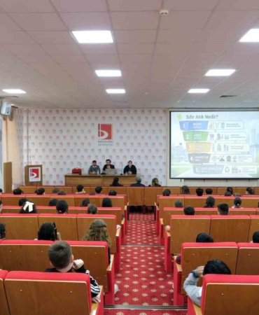 BŞEÜ’de geri dönüşüm malzemeleri sanata dönüştü