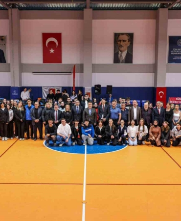 Vali Sözer Pazaryeri’nde bir dizi program gerçekleştirdi