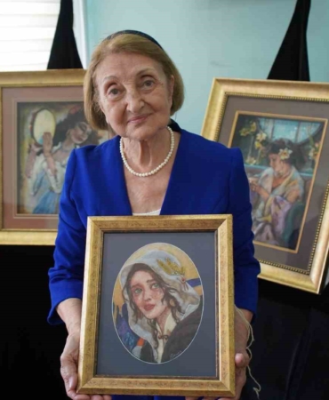 84 yaşında, hobi olarak başladığı keçe sanatında şuan kendi sergisini açmak istiyor