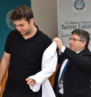 Balıkesir’de geleceğin şefleri ceketlerini giydi