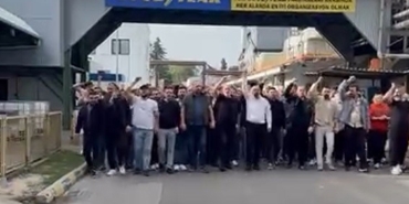 Goodyear fabrikasında vardiya sloganlarla değişti