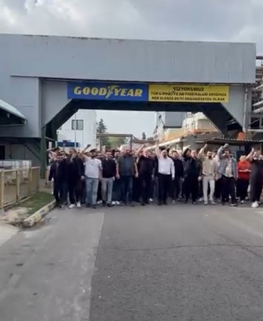 Goodyear fabrikasında vardiya sloganlarla değişti