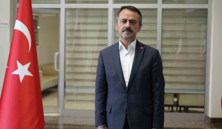 Vali Aktaş, kamu personeliyle bayramlaştı: “Ekipler 9 gün boyunca sahada olacak”