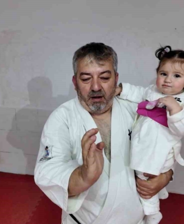 İnegöl’ün karateci ailesi: Bu ailede kemer kuşaktan kuşağa geçiyor