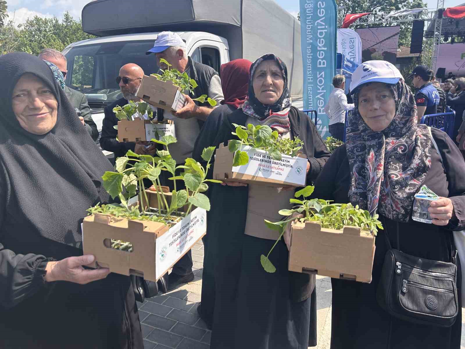 Beykoz’da 1 milyon 700 bin fide toprakla buluşuyor: "Üretmeye ve Beykoz’a değer katmaya devam edeceğiz"