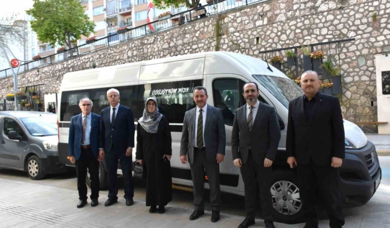 Bilecik’te hafızlık kurslarına minibüs desteği
