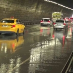 İstanbul güne sağanak yağışla başladı: Maltepe’de Altıntepe Tüneli’ni su bastı