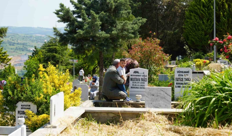 Bayramı eksik karşılayanlardan duygu dolu ziyaret
