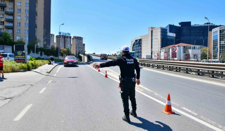 Esenyurt’ta sürücülere ’İlk Yardım ve Trafik Bilinci’ eğitimi verildi