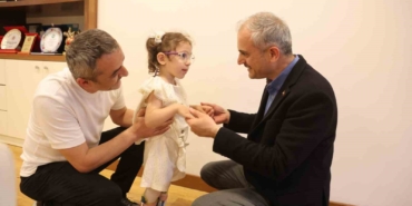 Çayırova Belediyesinden serebral palsi hastası Lina’ya fizik tedavi desteği