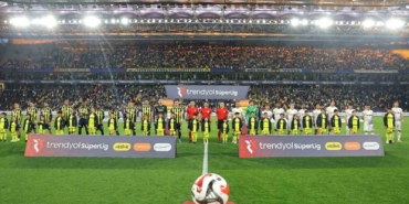 Trendyol Süper Lig: Fenerbahçe: 0 - Eyüpspor: 2 (İlk yarı)