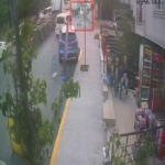 Beylikdüzü’nde 11 yaşındaki çocuk, skuter ile tırın altında kaldı