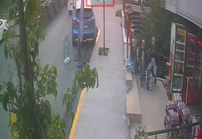 Beylikdüzü’nde 11 yaşındaki çocuk, skuter ile tırın altında kaldı