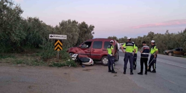 Bursa’da motosiklet ile hafif ticari araç çarpıştı: 2 yaralı
