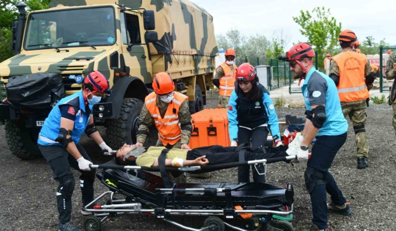 Tekirdağ’da arama kurtarma tatbikatı gerçeği aratmadı