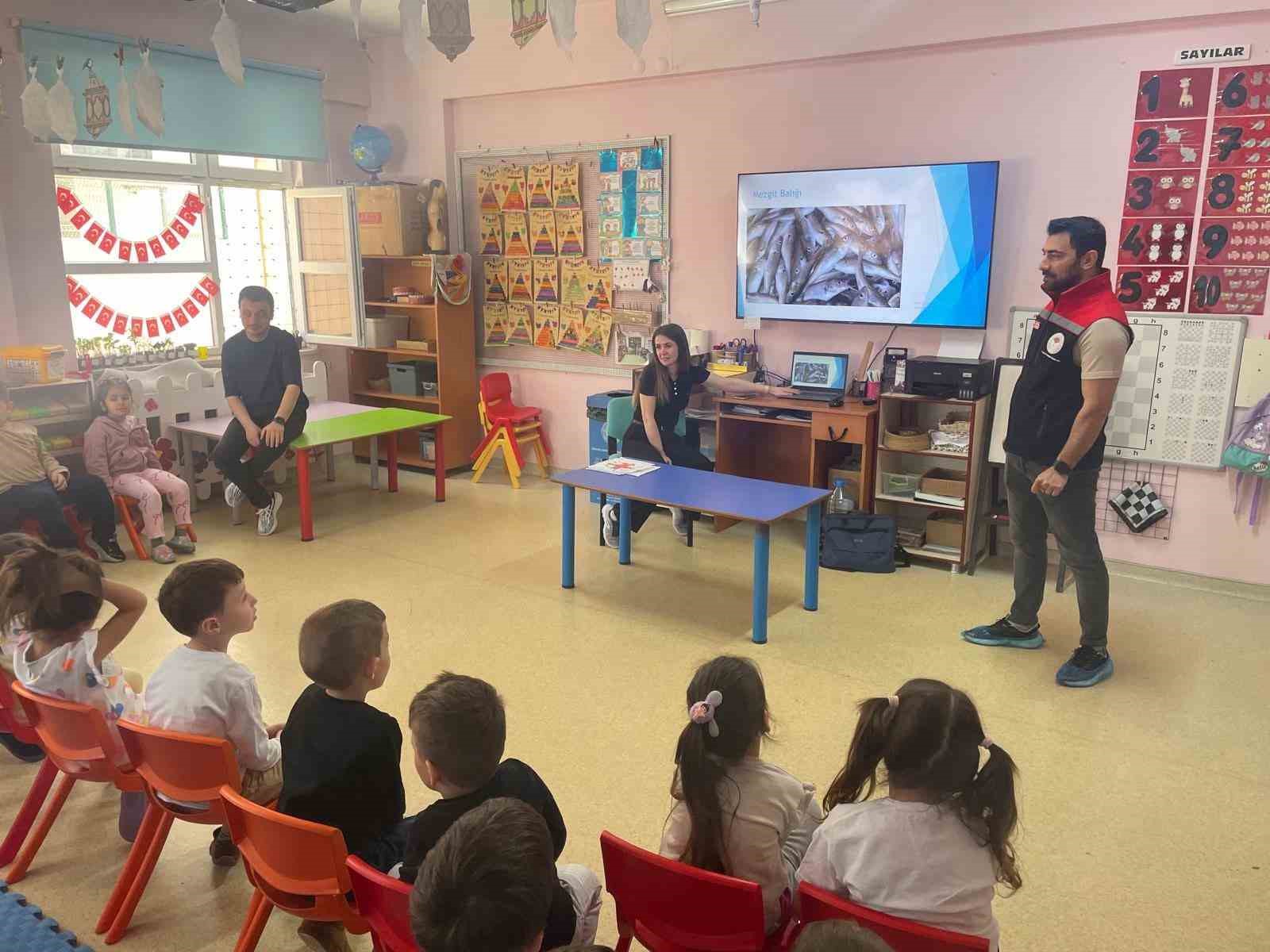 Tekirdağ’da öğrencilere balık tüketimi eğitimi