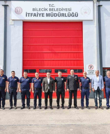 Vali Sözer itfaiye personeliyle bayramlaştı