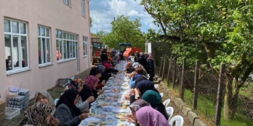 Karesi’de geleneksel hayır yemeğine 2 bin kişi katıldı