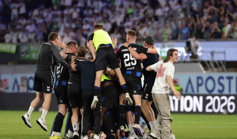 Paderborn, Bundesliga’ya yükseldi