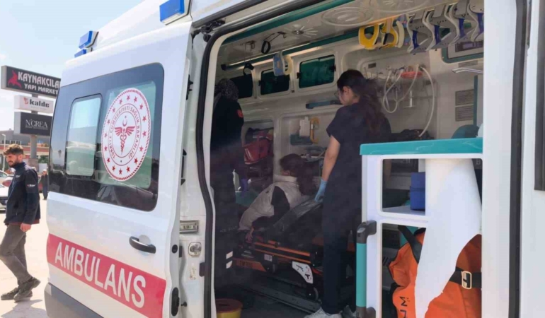 Baba ve kızı motosiklet kazasında yaralandı