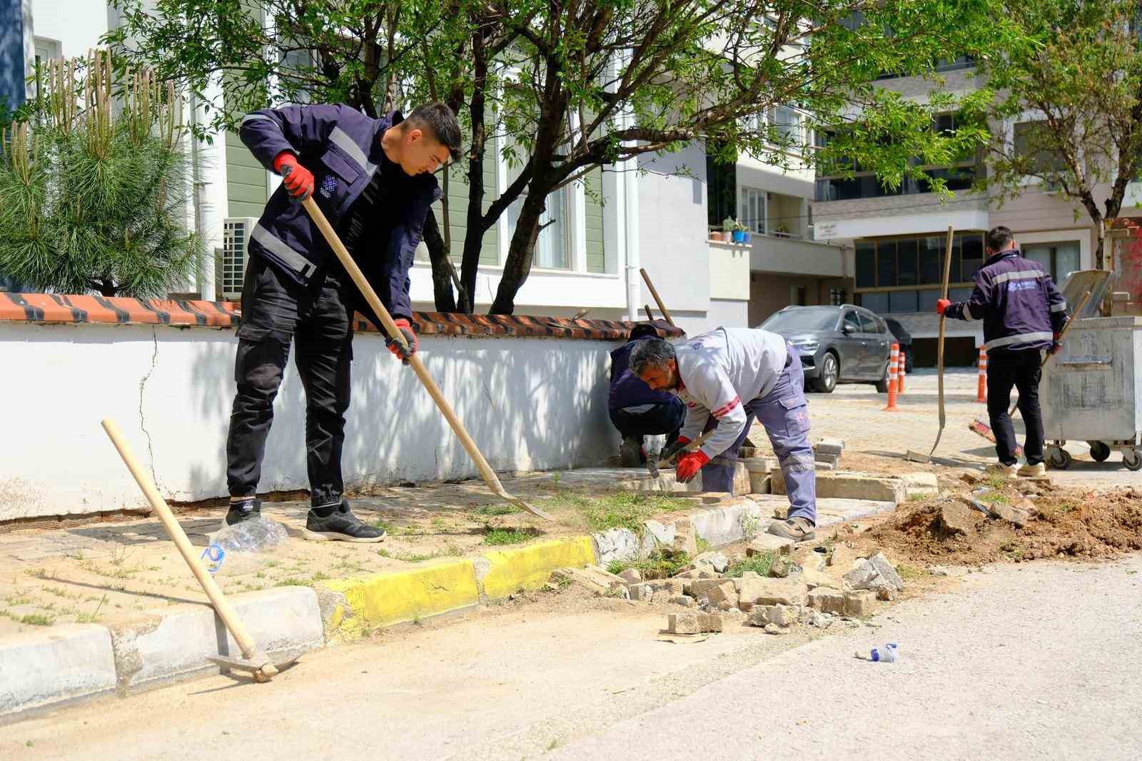 Altıeylül’de park ve yeşil alanlar yaza hazırlanıyor