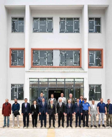 TOKİ Pınarhisar Ortaokulu inşaatı tamamlanma aşamasında