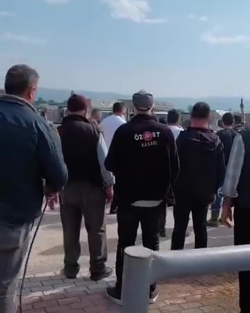 Kurban pazarında kavga: Jandarma havaya ateş açtı, kadın astsubay araya girdi