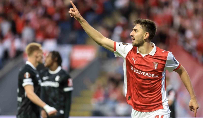 Nottingham Forest evinde Aston Villa’yı devirdi