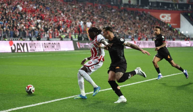Galatasaray ligdeki 4. mağlubiyetini aldı