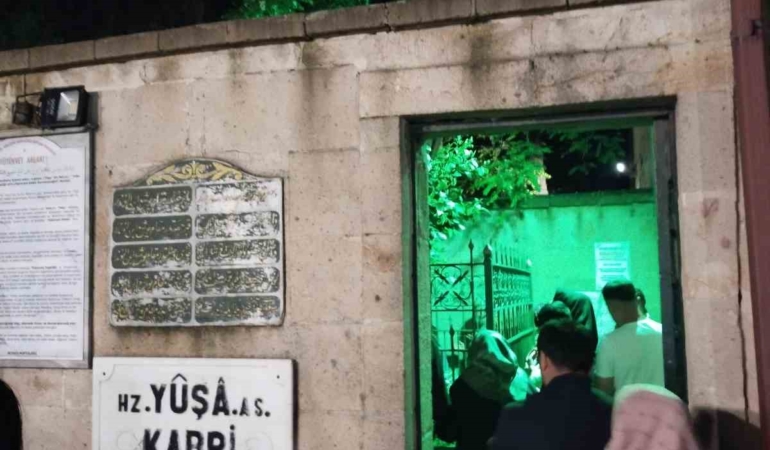 Arefe günü vatandaşlar Yuşa Tepesi’ne akın etti