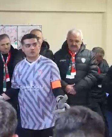 Şampiyonluk maçı öncesi takım kaptanından ağlatan konuşma