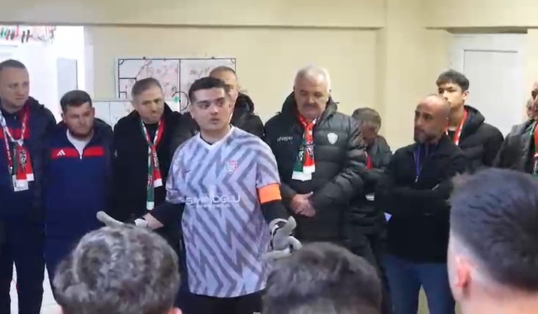 Şampiyonluk maçı öncesi takım kaptanından ağlatan konuşma