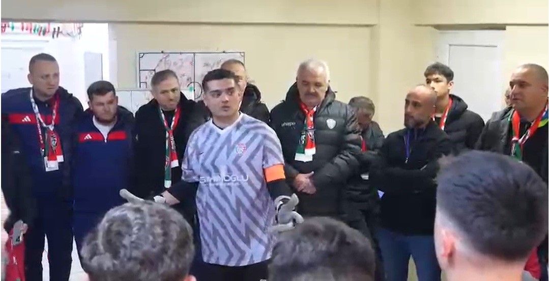 Şampiyonluk maçı öncesi takım kaptanından ağlatan konuşma
