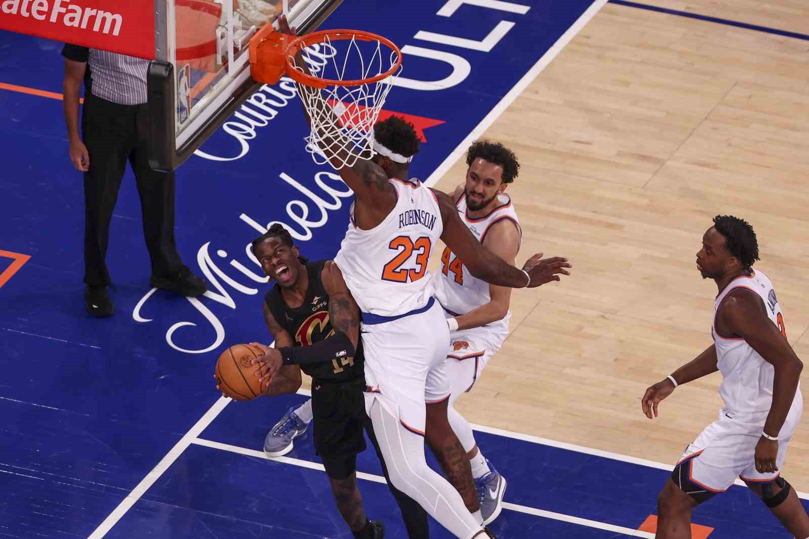 Doğu Konferansı final serisinde ilk maç New York Knicks’in