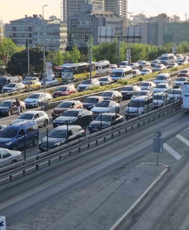 İstanbul’da akşam saatlerinde trafik yüzde 78’e ulaştı