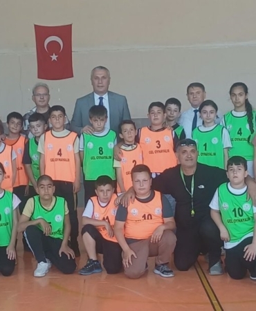 Burhaniye’de Geleneksel Çocuk Oyunları etkinliği başladı