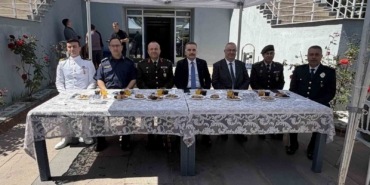 Edremit’te resmi bayramlaşma töreni