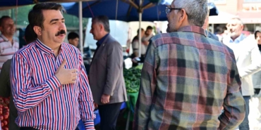 Başkan yılmaz esnaf ve vatandaşla bayramlaştı
