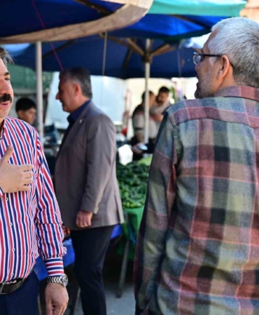 Başkan yılmaz esnaf ve vatandaşla bayramlaştı