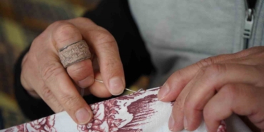 Çeyizlerin vazgeçilmeziydi, şimdi fabrikasyona direniyor