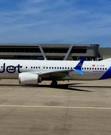 AJet bayram tatili için 180 ilave sefer planladı