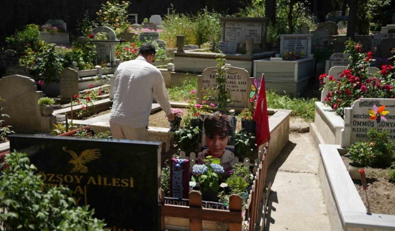 Mattia Ahmet Minguzzi’nin ailesi, bayramın ilk günü çocuklarının mezarını ziyaret etti