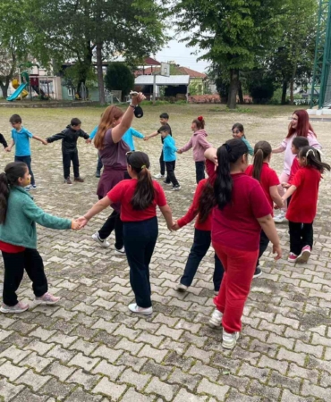 Ümitalan Köyü’nde çocuklara kitap desteği