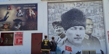 Bandırma’da 60 yıl hapis cezasıyla aranan şahıs kıskıvrak yakalandı