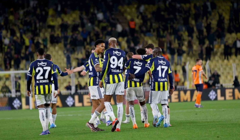 Fenerbahçe, Kadıköy’de Başakşehir’e karşı galibiyet serisini sürdürdü