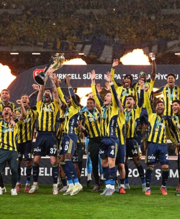 Fenerbahçe’nin şampiyonluk hasreti 12 yıla çıktı, sezonu 1 kupayla kapattı