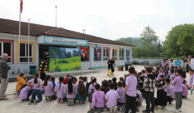 Akyazı’da 5 bin öğrenci tiyatro ile buluşuyor