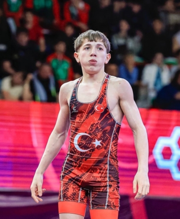 U17 Avrupa Güreş Şampiyonası’nda Ömer Arslan’dan bronz madalya