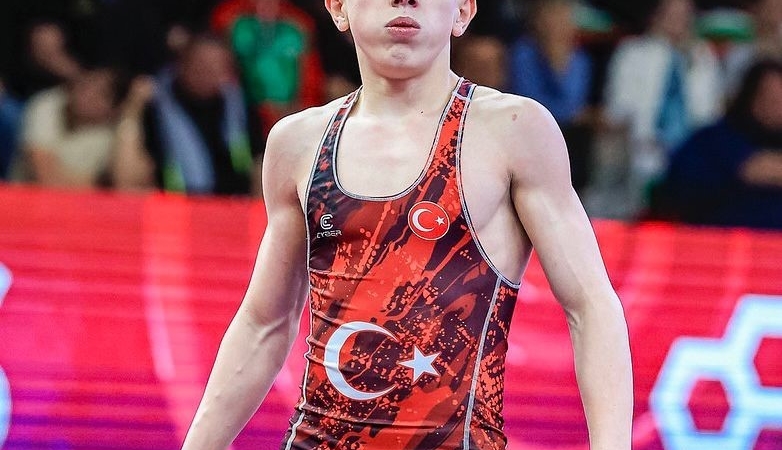 U17 Avrupa Güreş Şampiyonası’nda Ömer Arslan’dan bronz madalya