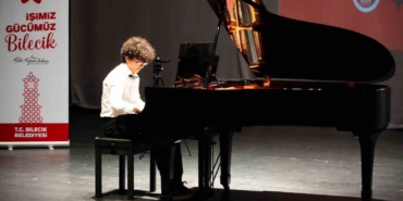 2. Uluslararası Ayva Çiçeği Piyano Festivali’nde 6 ülkeden gelen genç piyanistler hünerlerini sergiledi